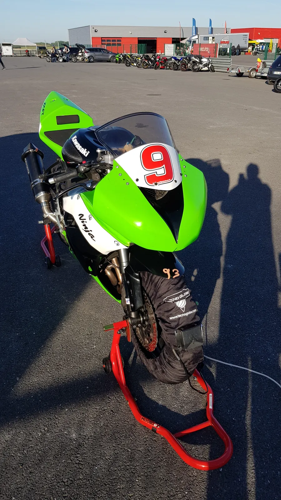 ZX6R sur le circuit de la Ferté Gaucher