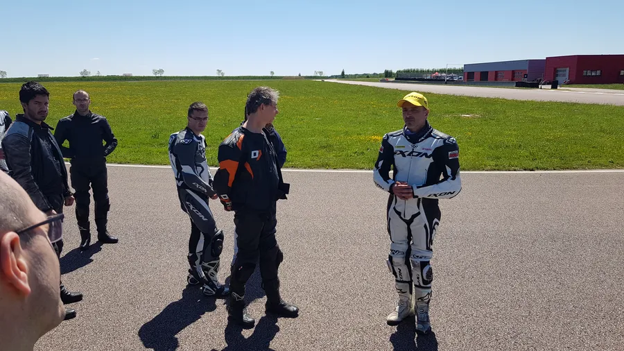 Demi circuit LFG à pied avec notre instructeur DRRS