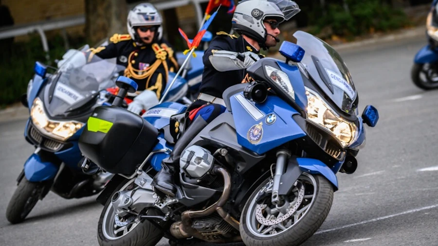 Conduire comme un gendarme c'est pas piloter
